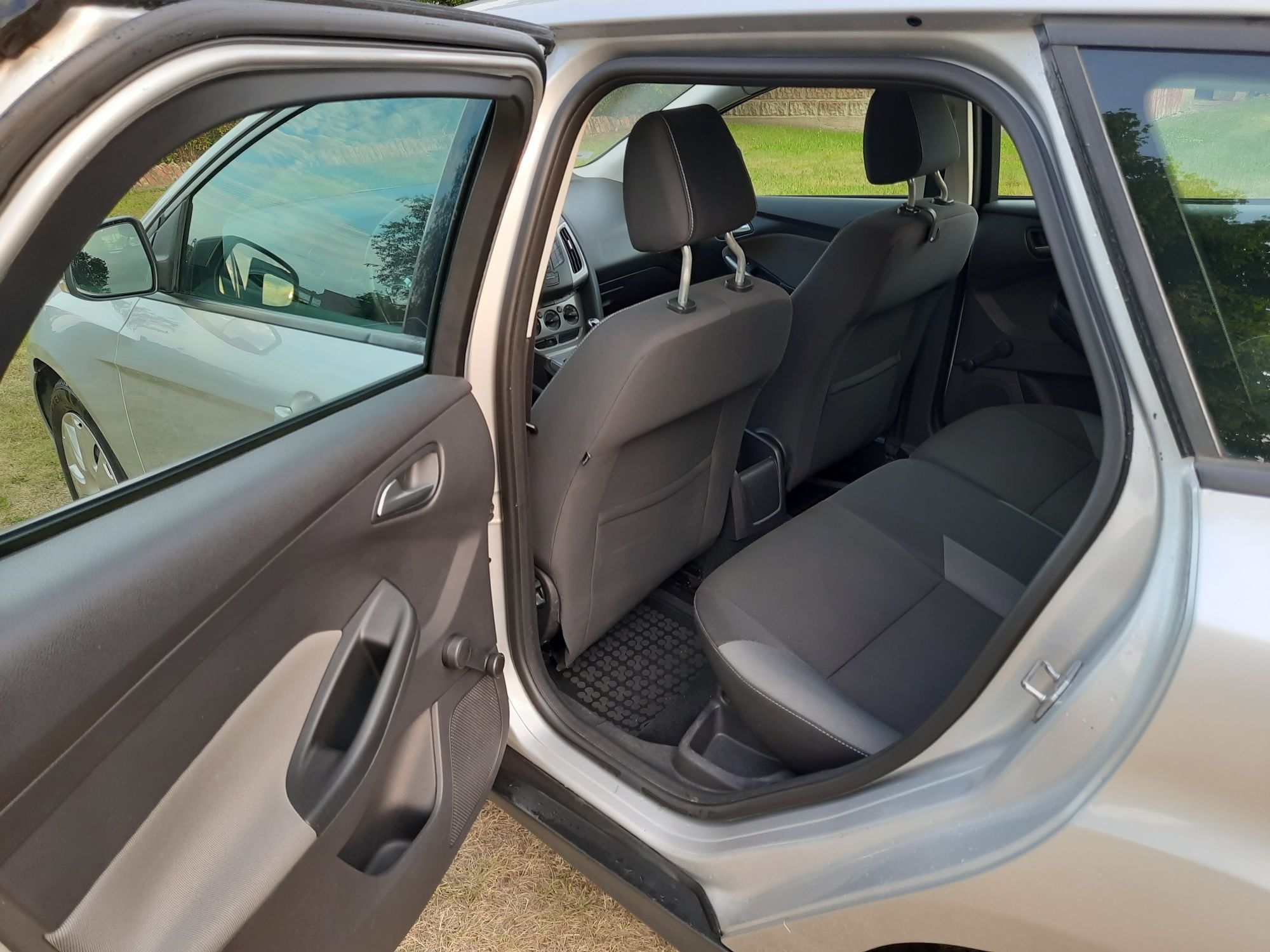 Ford Focus MK3 Salon Polska Oryginalny Niski Przebieg 2 Komplety Kół