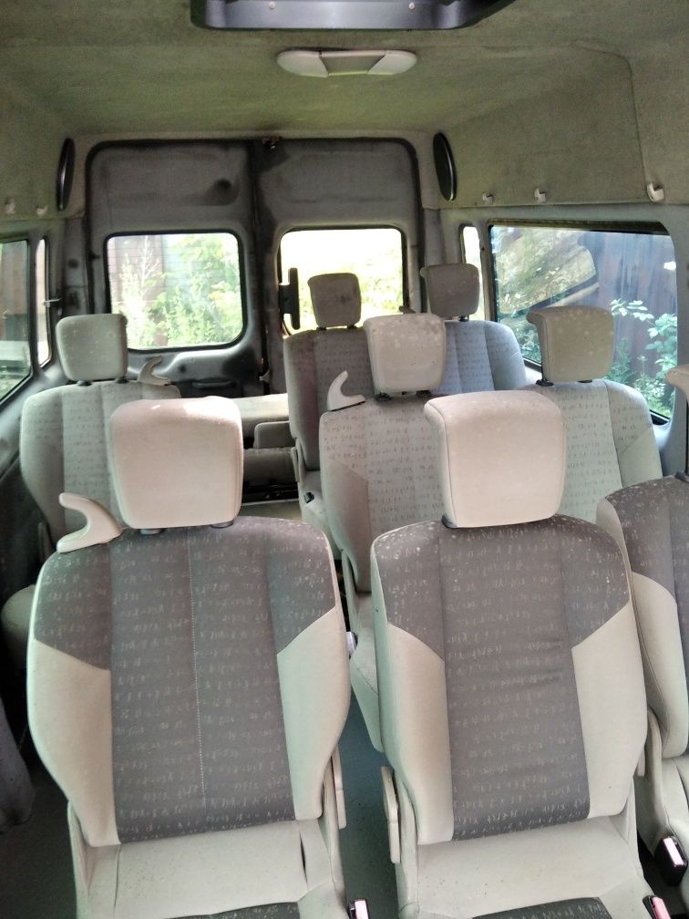 Ford transit 13 місць.