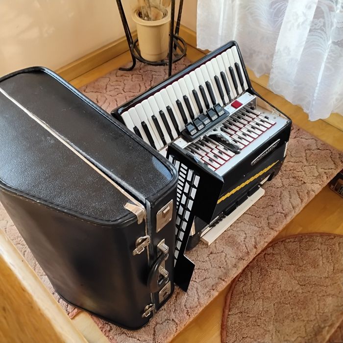 Akordeon Weltmeister Serino 80