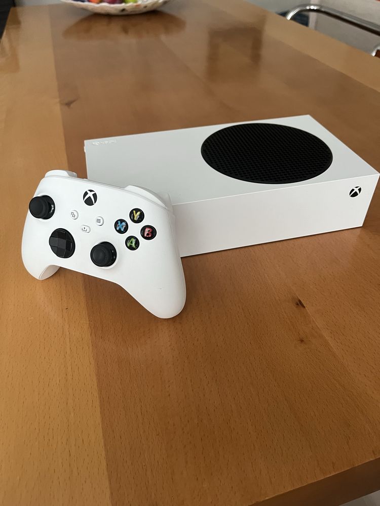Xbox Series S c/ 1 comando