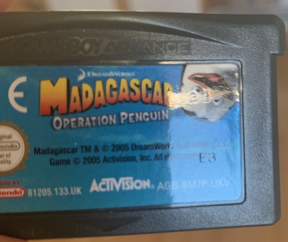 Gra kartridż do Game Boy Advance Madagascar: Operation Pinguin