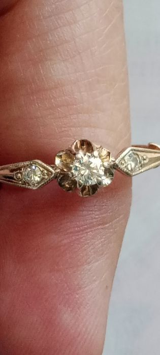 Діаманти натуральні золота каблучка