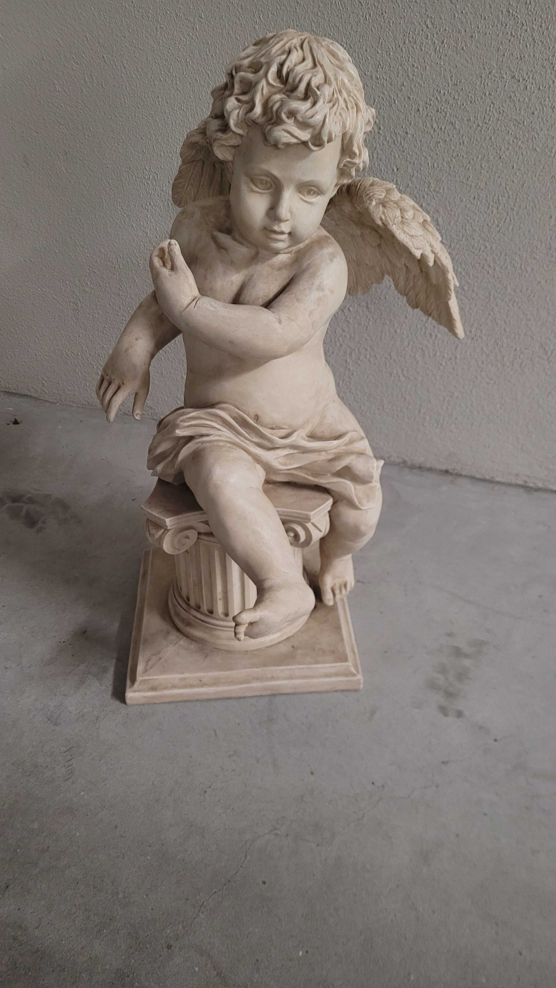 Anjo decorativo, em resina