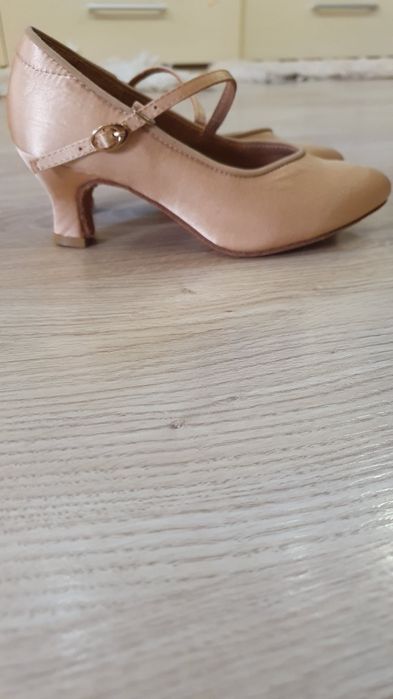 Танцювальні туфлі для бального стандарту 35 р.