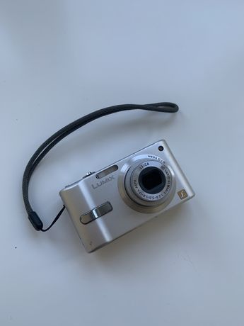 Máquina fotográfica Panasonic Lumix DMC-FX10