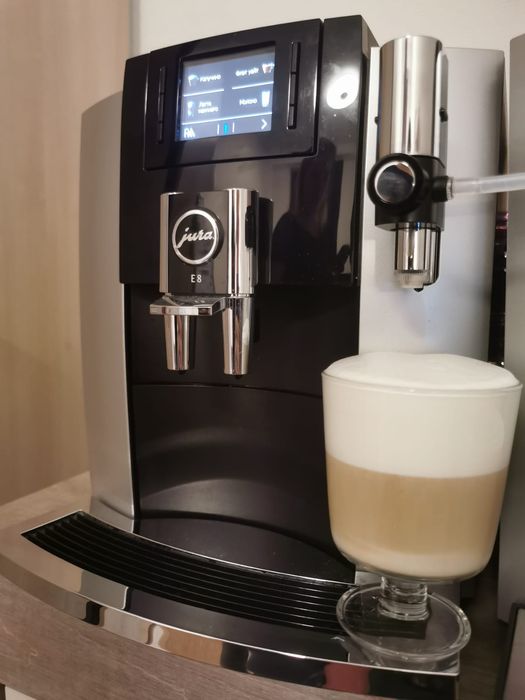 Кавоварка Jura E8 (6000 порцій)