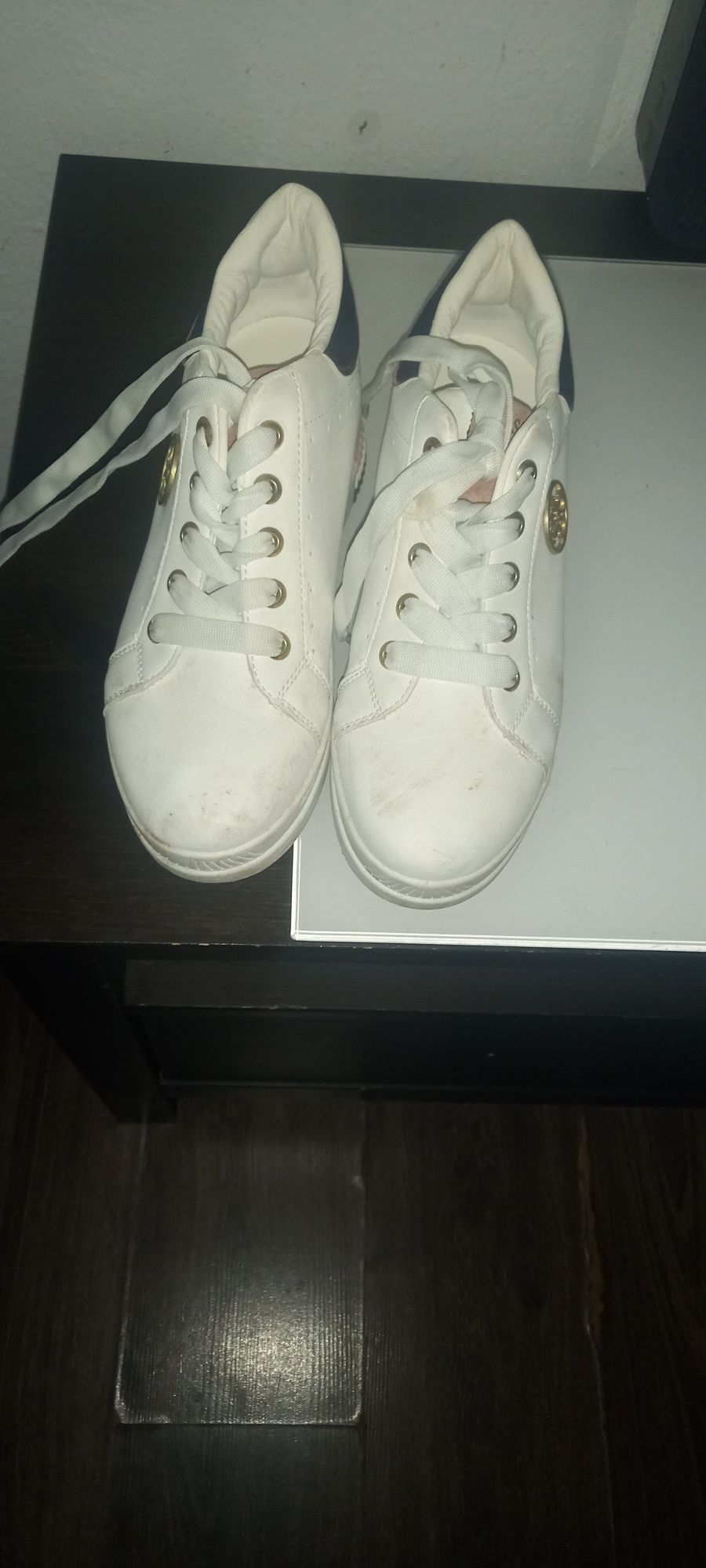 Sapatos em muito bom estado