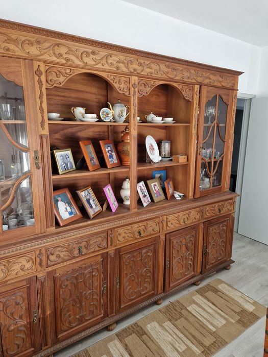 Conjunto de sala, mesa e 6 cadeiras em madeira socopira