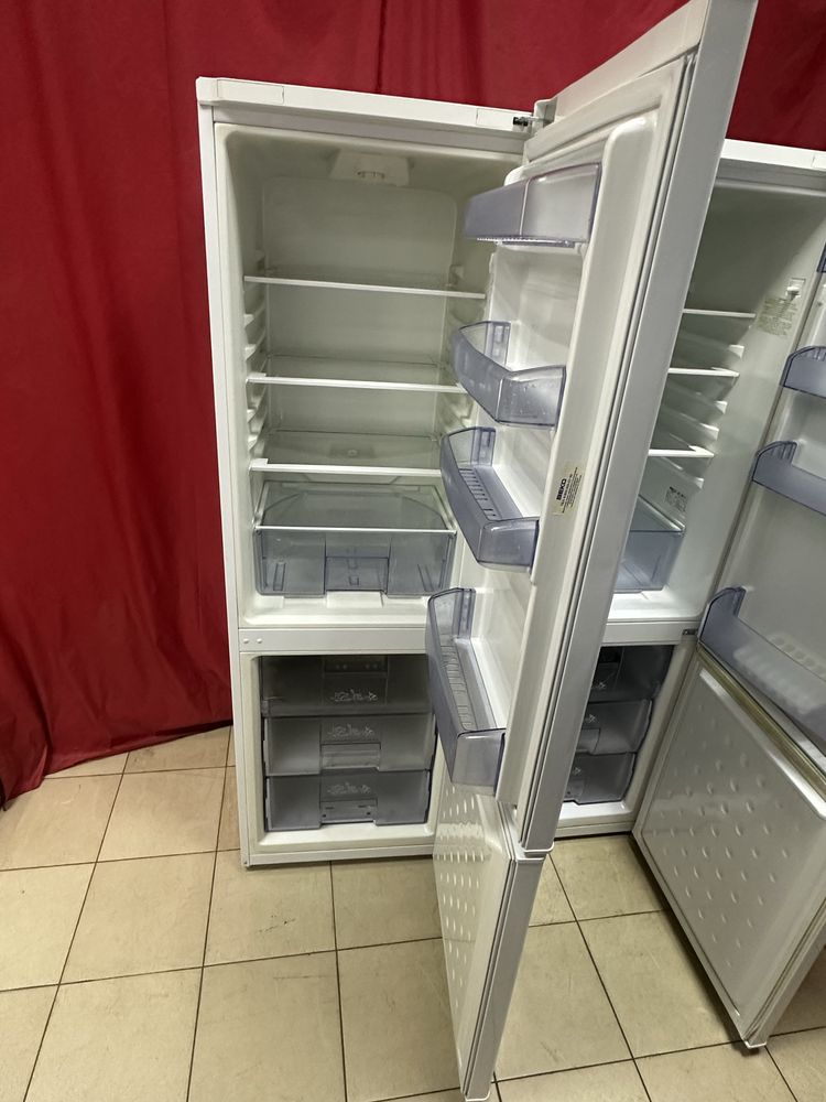 Хололильник BEKO SC 328020
