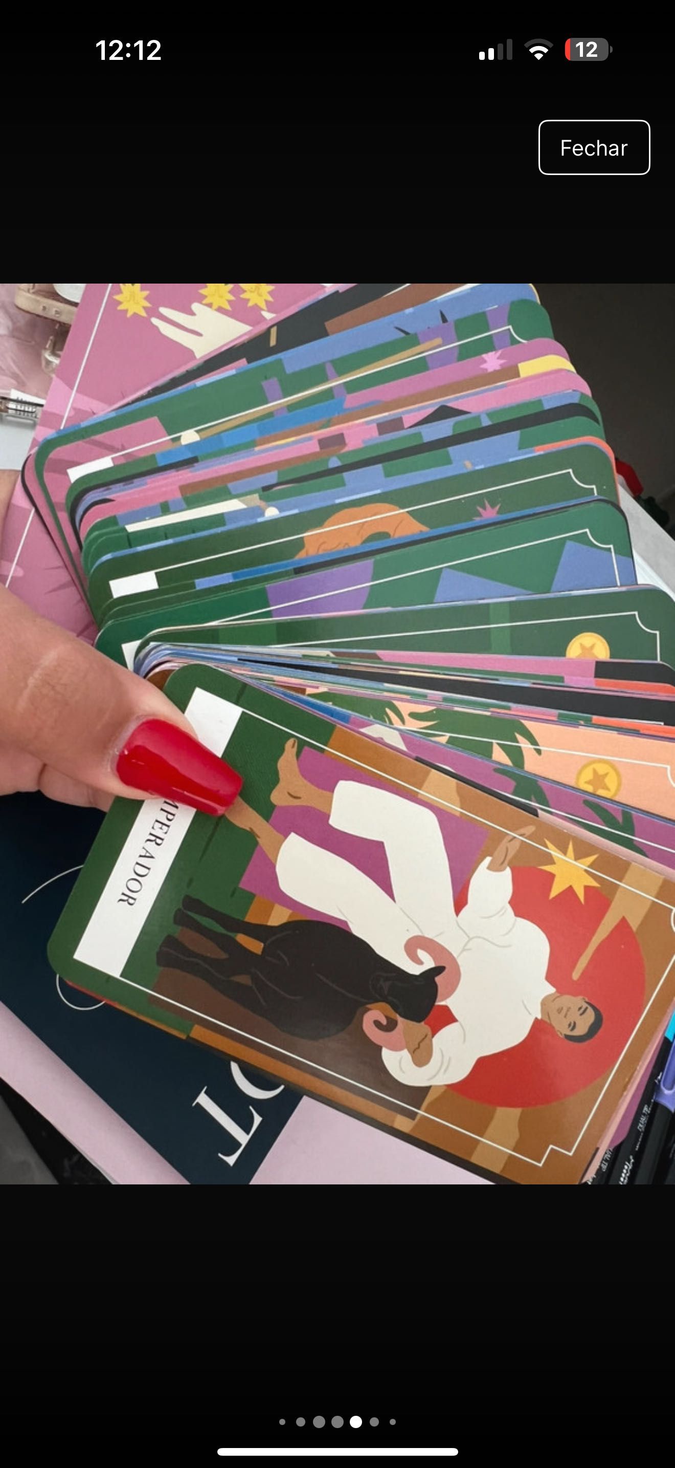 Baralho tarot e livro