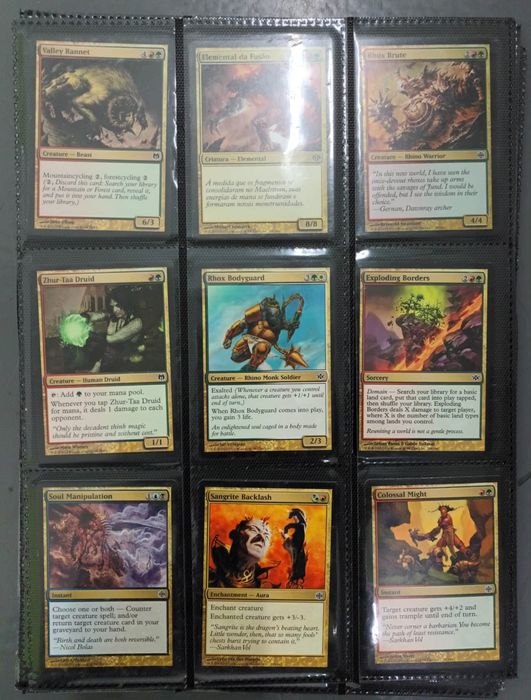 Lote de 72 Cartas Magic The Gathering com Bolsas de Proteção