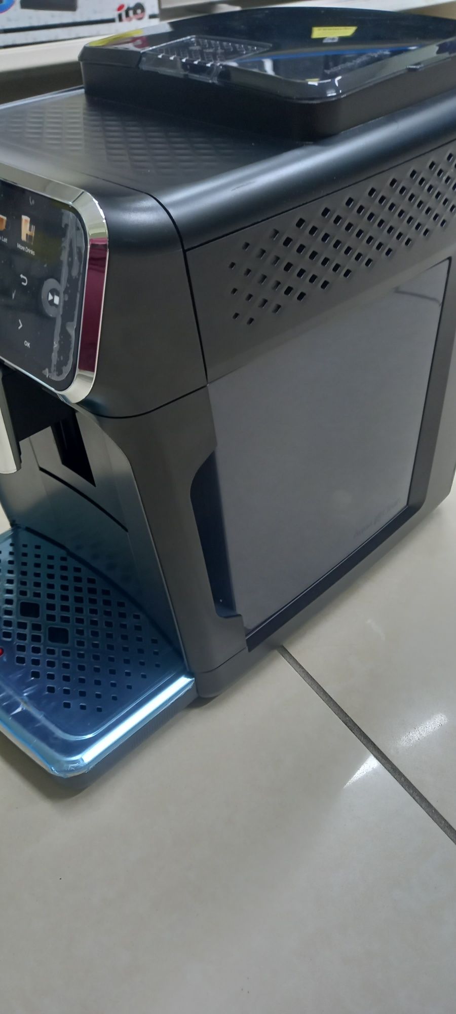 Кавомашина автоматична Philips
Тип використовуваної кави - зерновий
По