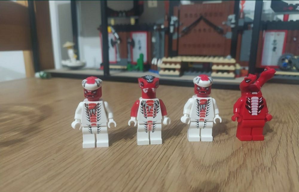 Lego ninjago zmijampiry fangtom bez ogona i węże oryginalne