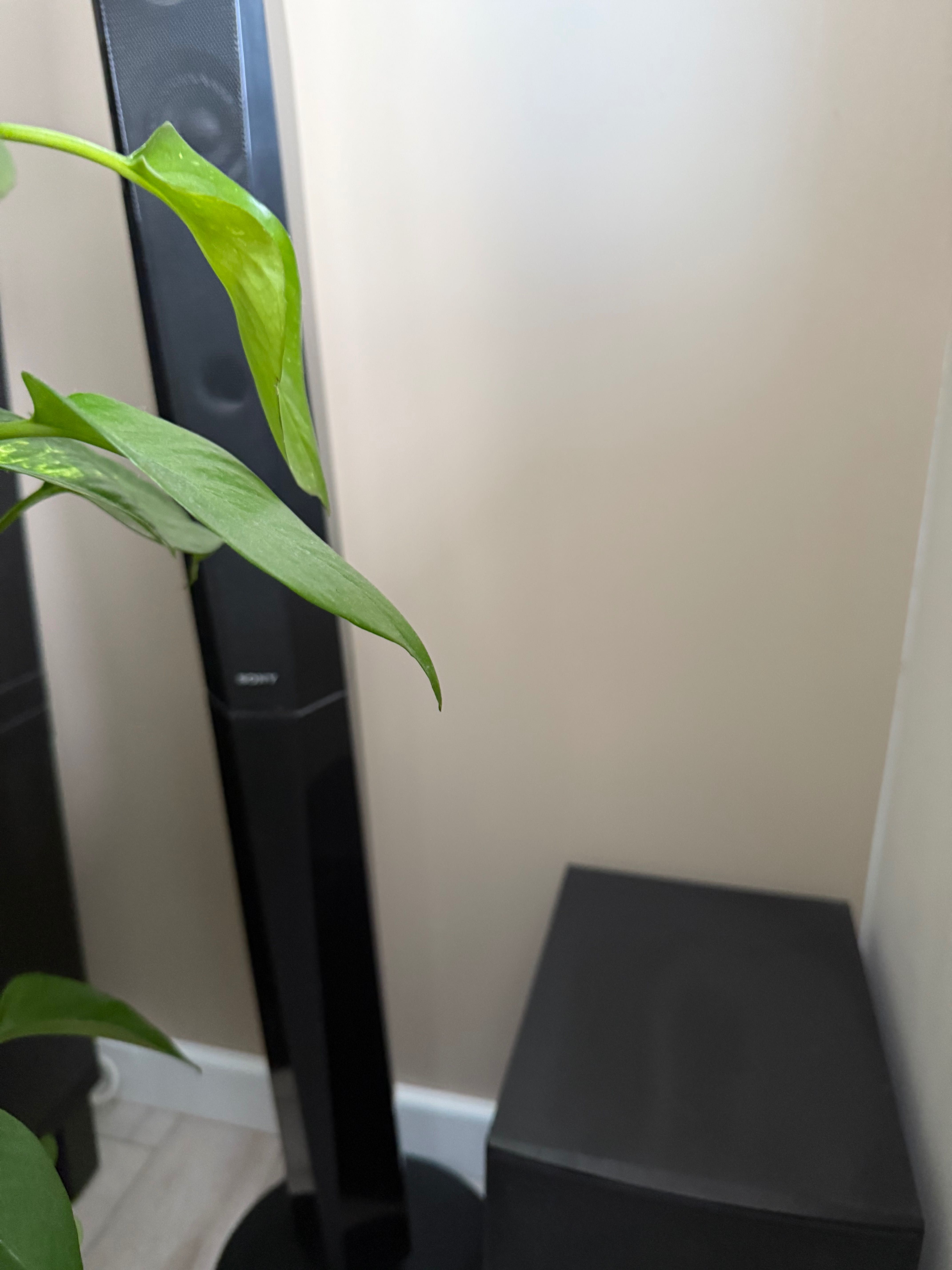 Zestaw kina domowego z odtwarzaczem Blu-ray Disc™technologią Bluetooth