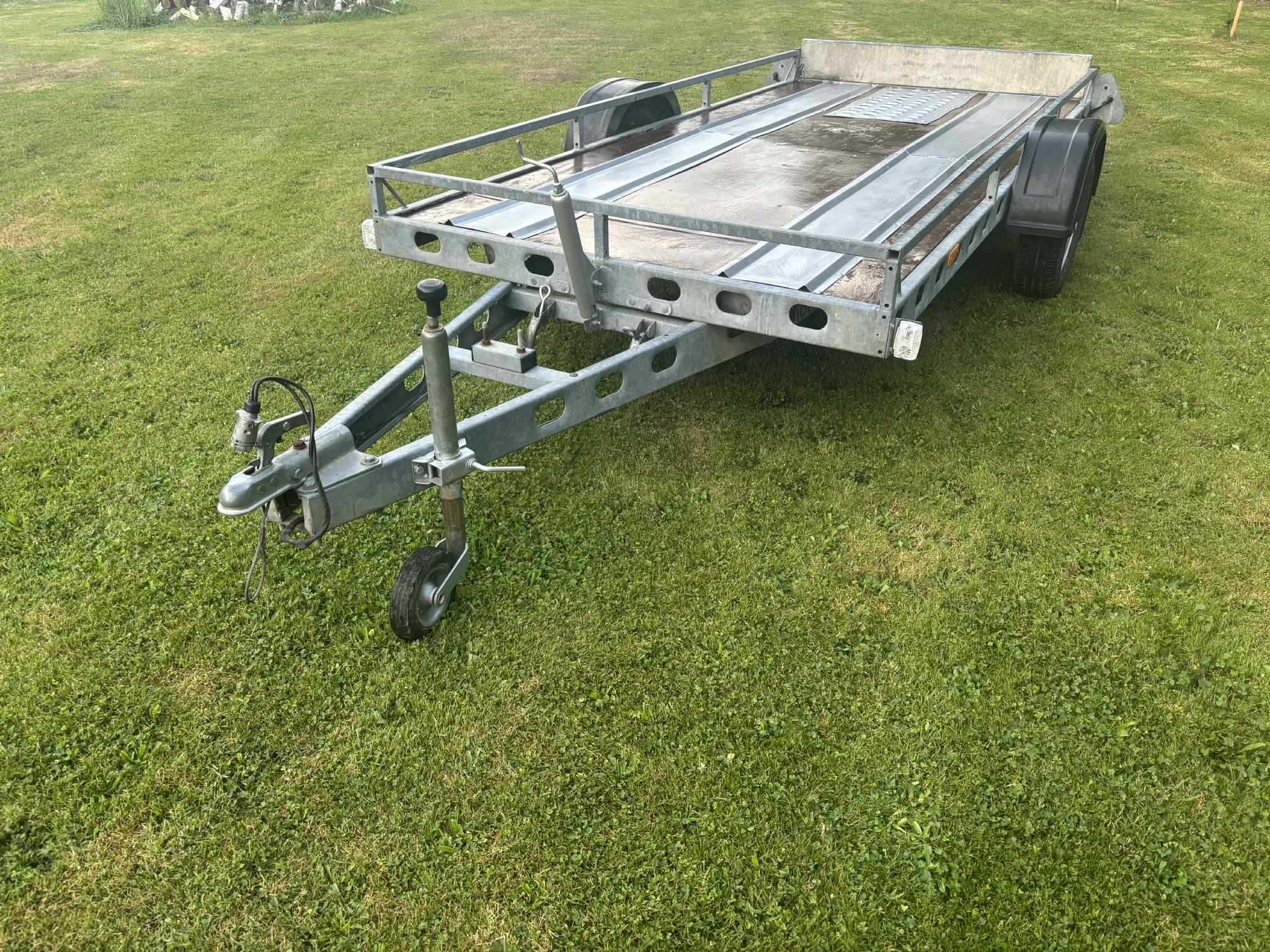 przyczepka samochodowa wiola dmc750kg uchylana