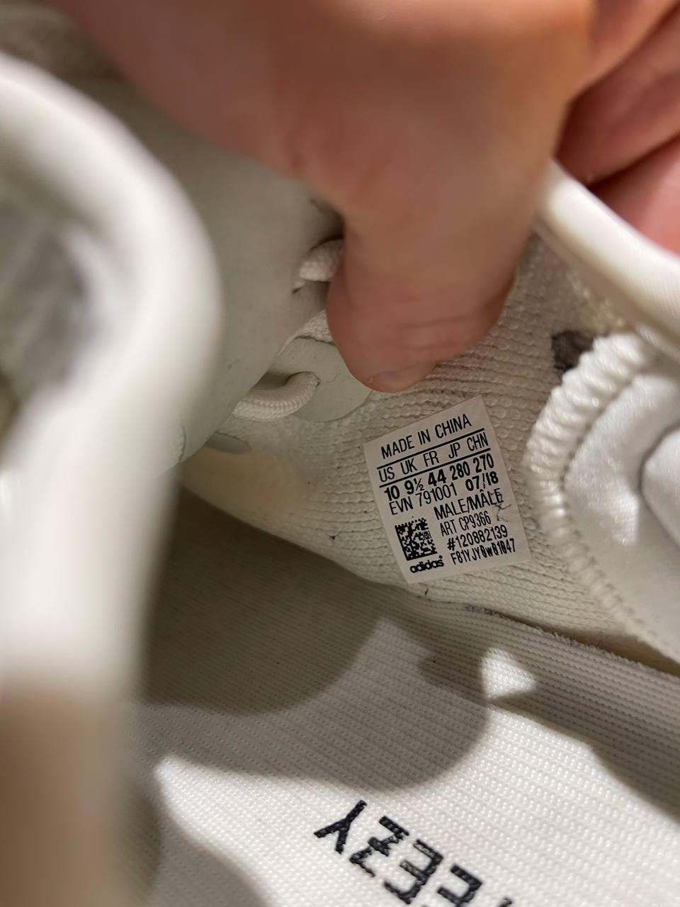 adidas Yeezy boost 350 v2 cream white 44 bone white black carbon zebra