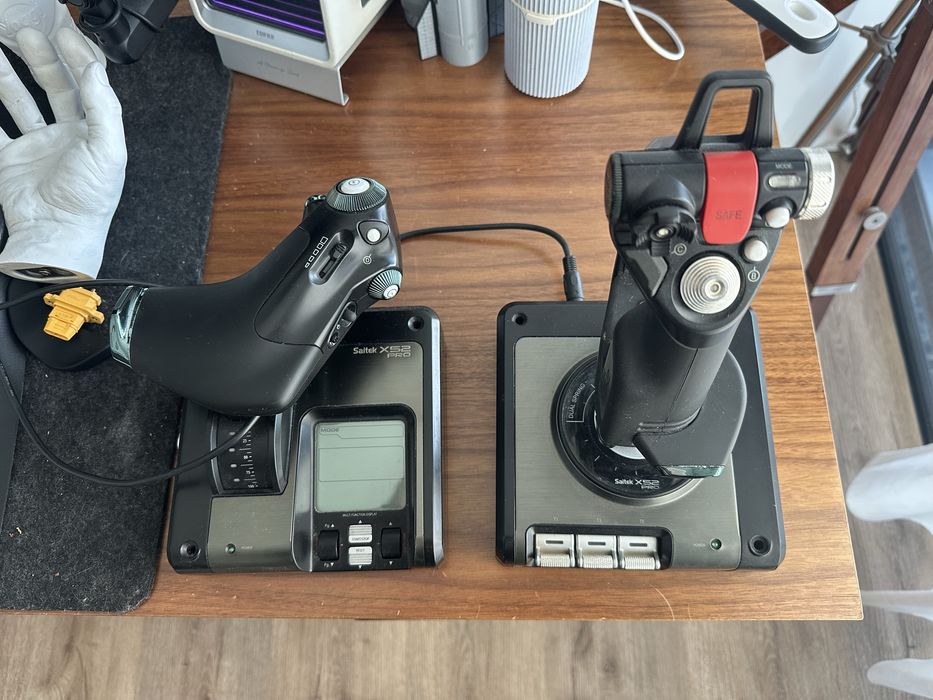 Joystick Logitech Saitek x52 pro