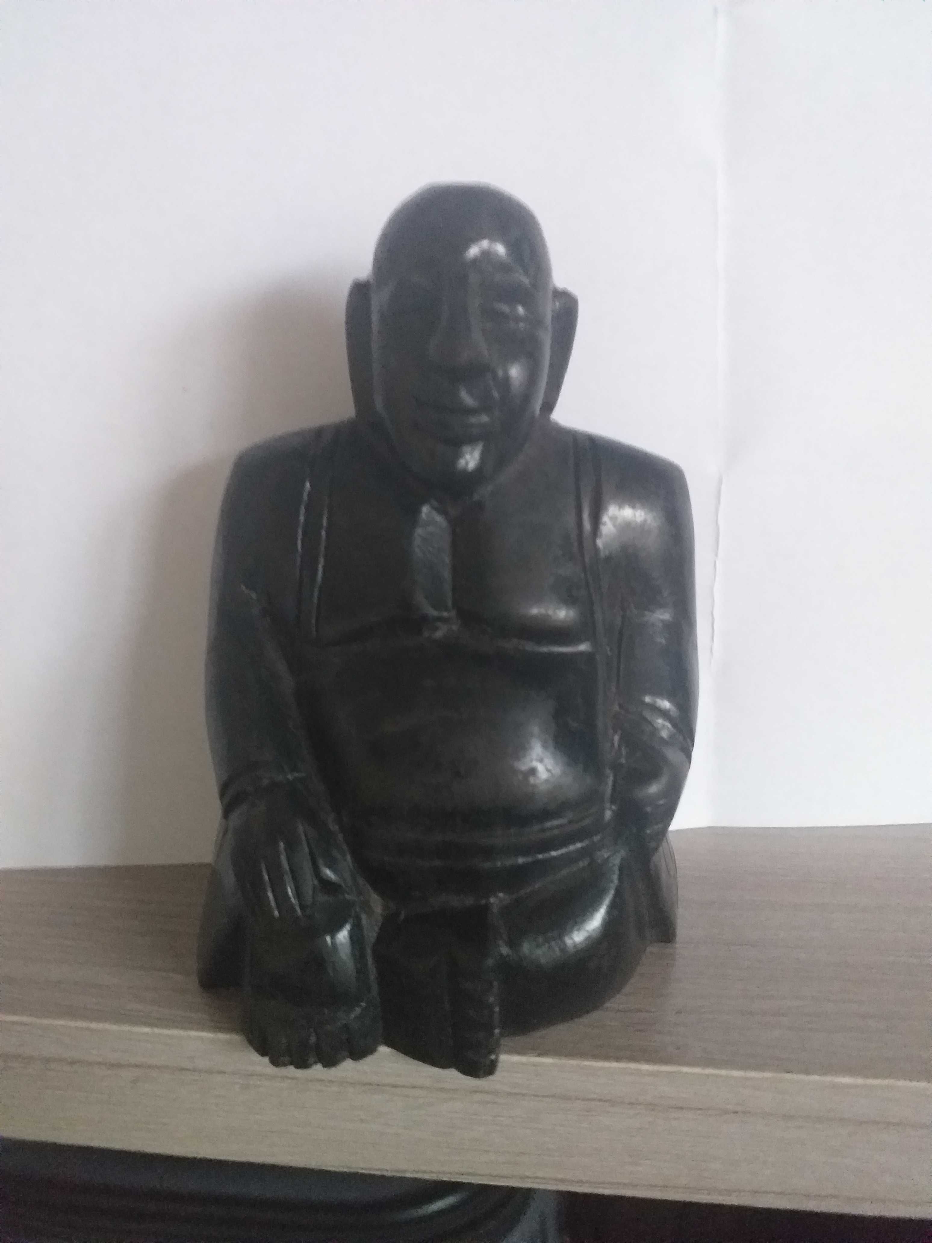 Figurki z hebanu i masy lakowej