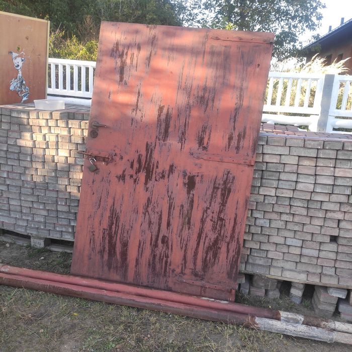 Sprzedam metalowe drzwi