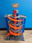 Hot wheels MEGA Garage