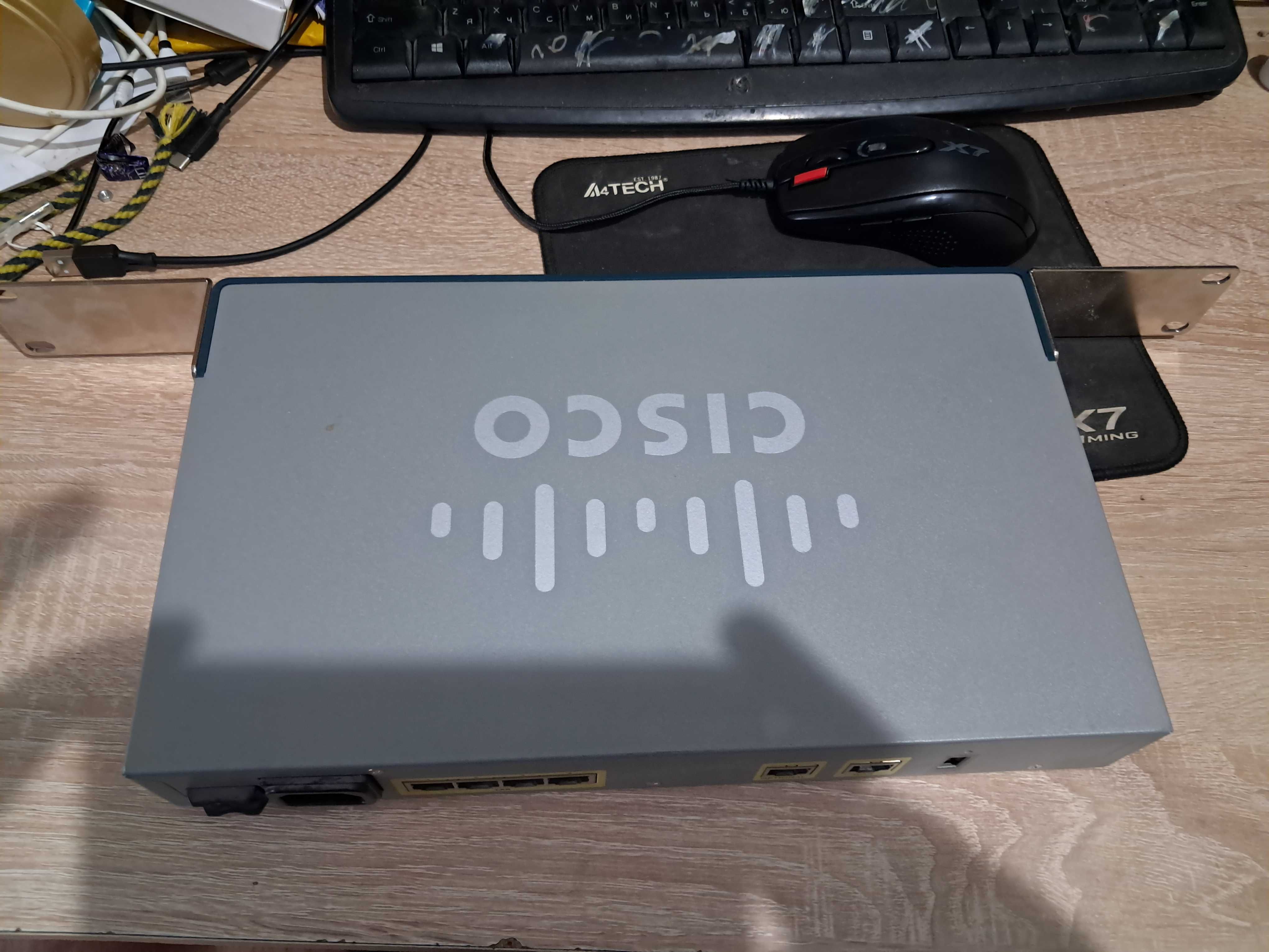 Маршрутизатор з функціями фаерволу Cisco SA520 (SA520-K9)