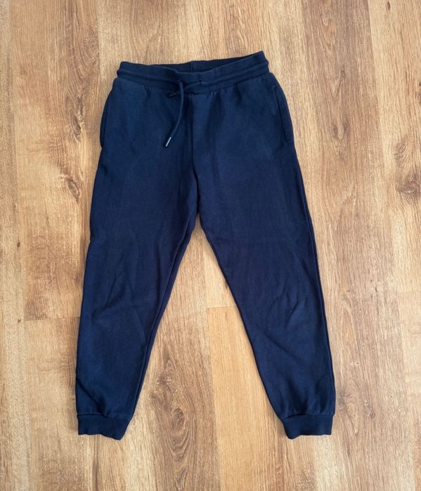 Spodnie dresowe rozm. 140