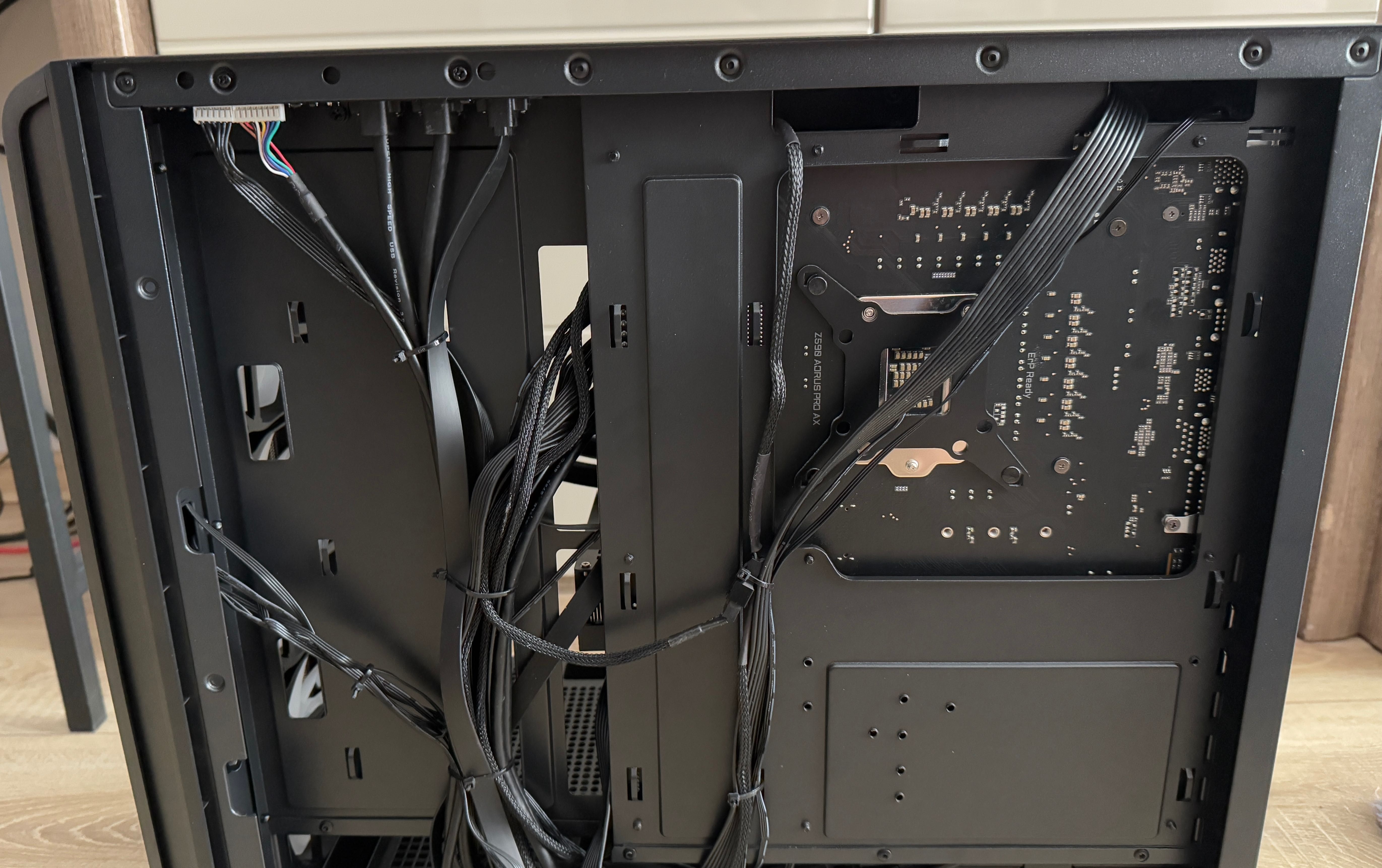Komputer stacjonarny z RTX 3070, i5 10500, Win11 Pro