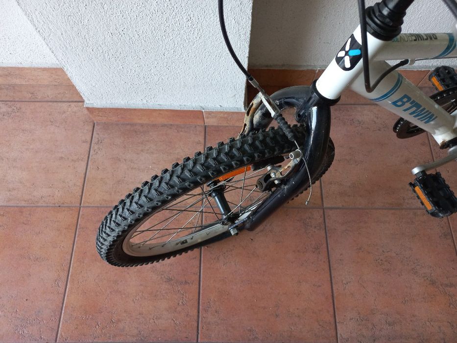 Bicicleta em excelente estado  roda 16"