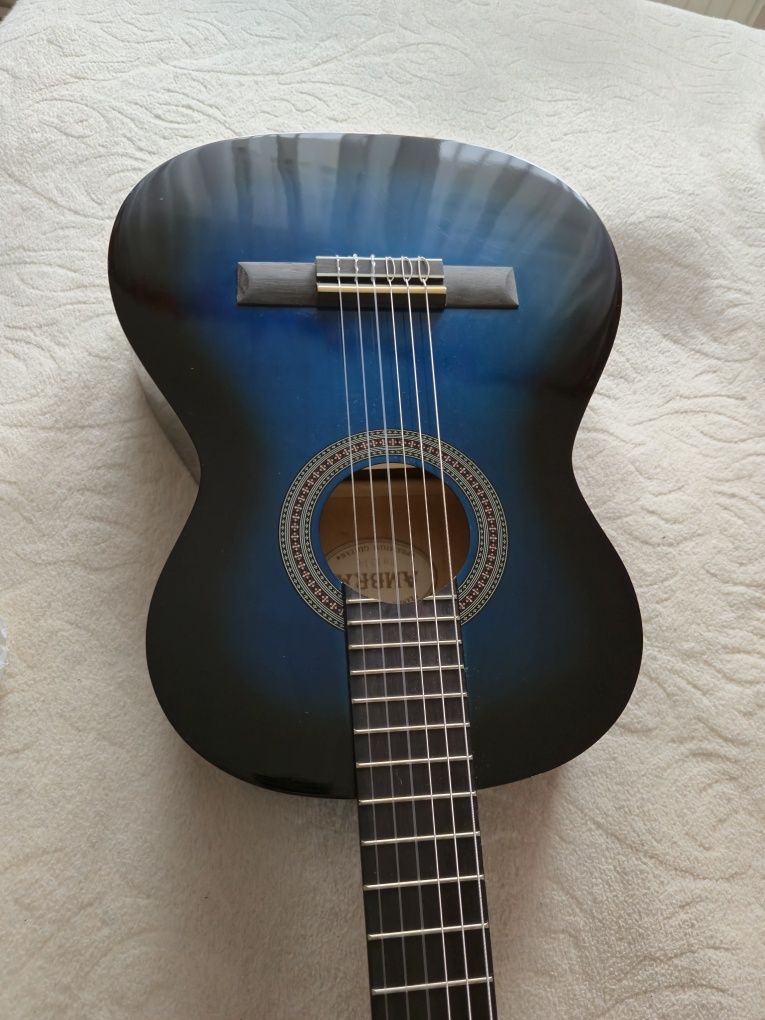 Gitara pokrowiec kostki strojnik piekny zestaw