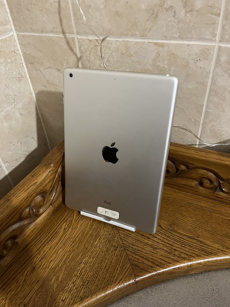 Планшет Apple Ipad Air Стан Гарний Оригінал