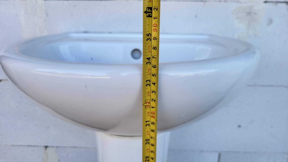 Umywalka stojąca z postumentem KOŁO szer-46cm gł-42cm