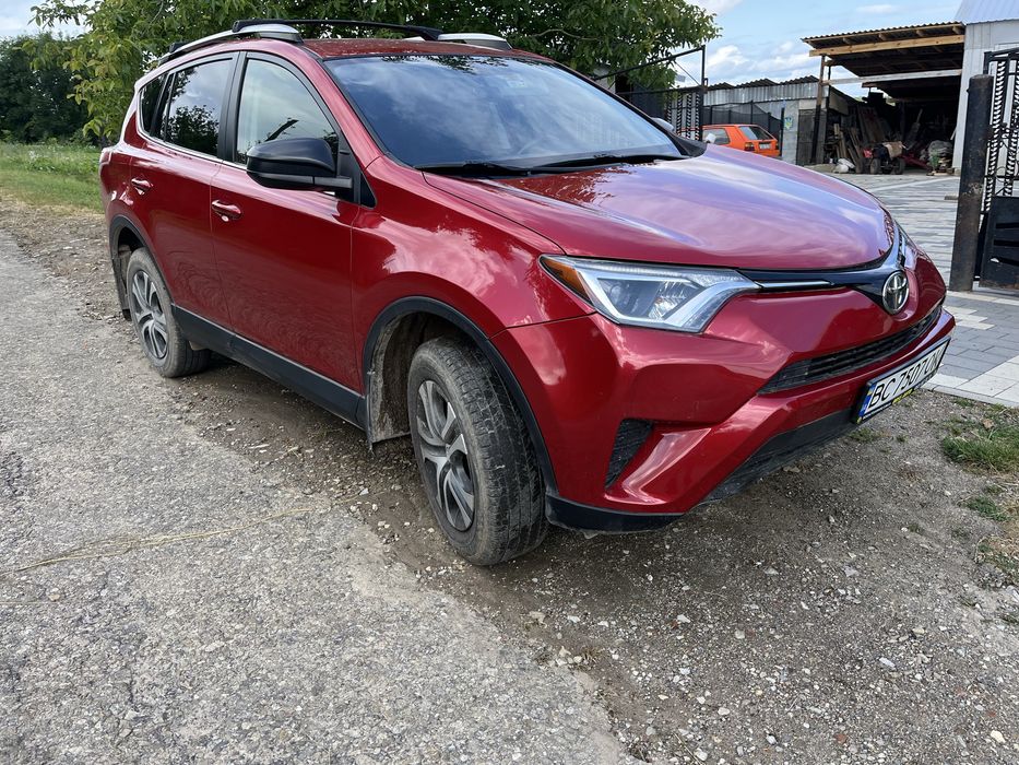 Toyota raf 4 2,4benzyn 2016