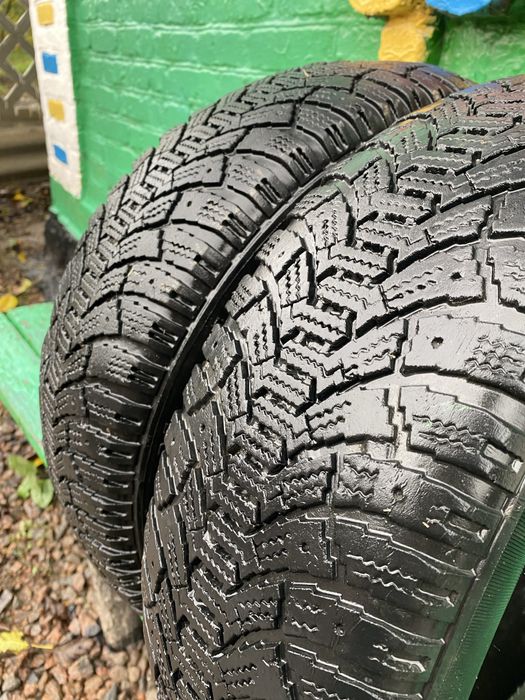 Зимова резина пара 175/70r35 в хорошому стані 750грн шт