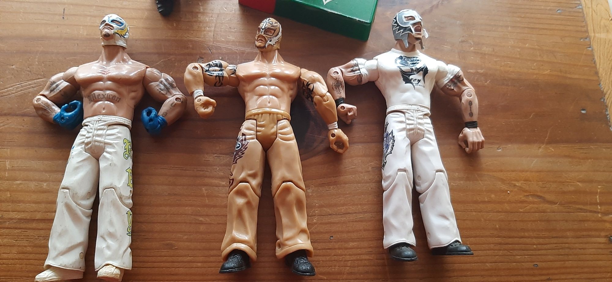 4 figuras bonecos Wwe-wrestling Rey misterio