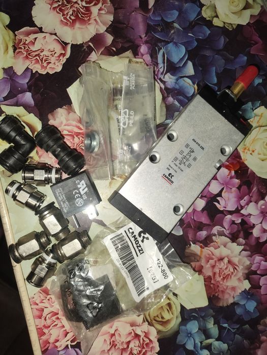 Пневмораспределитель  Camozzi 454-016-22IL