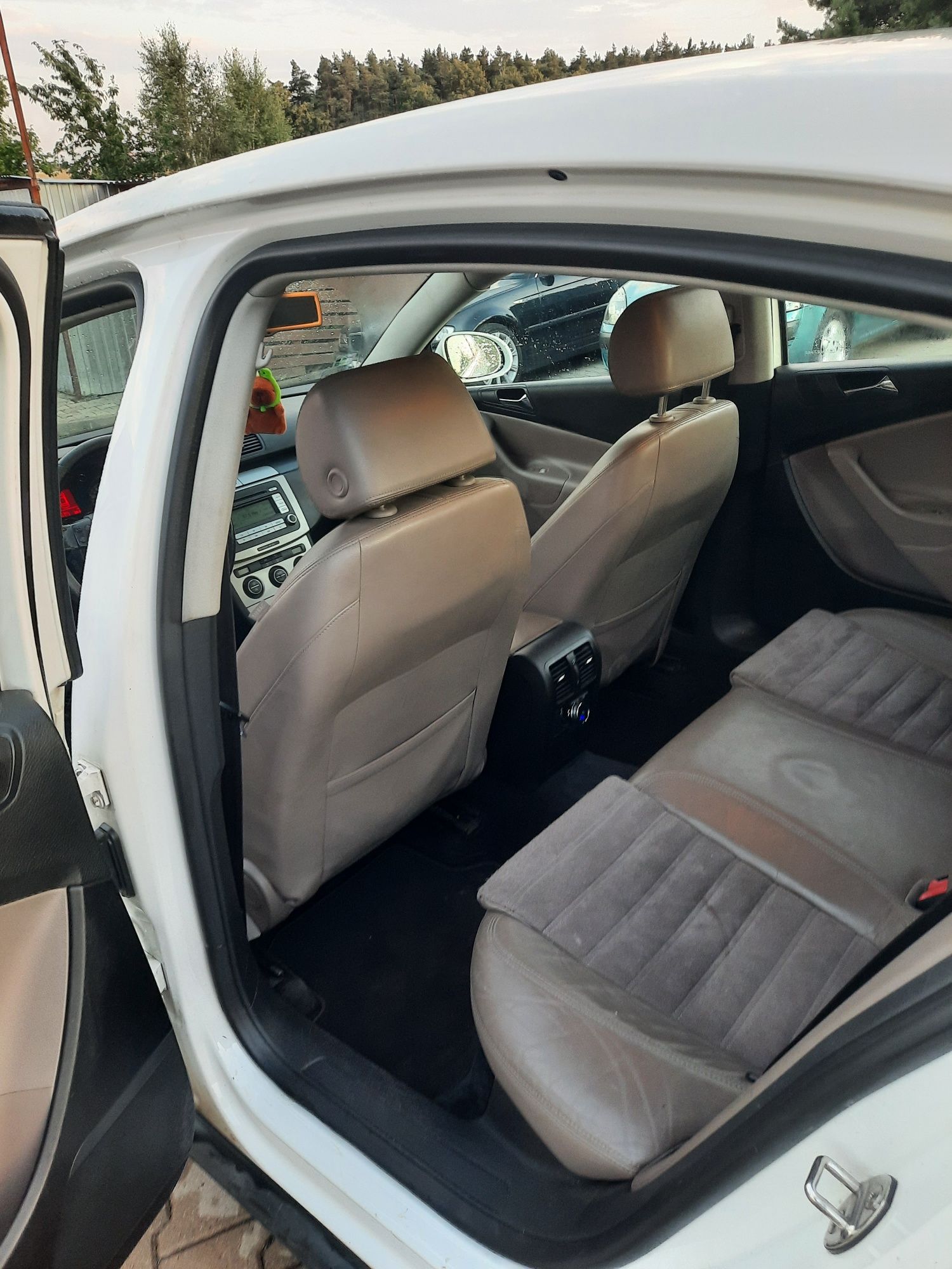 Sprzedam VW Passat B6 1.9 TDI 130km