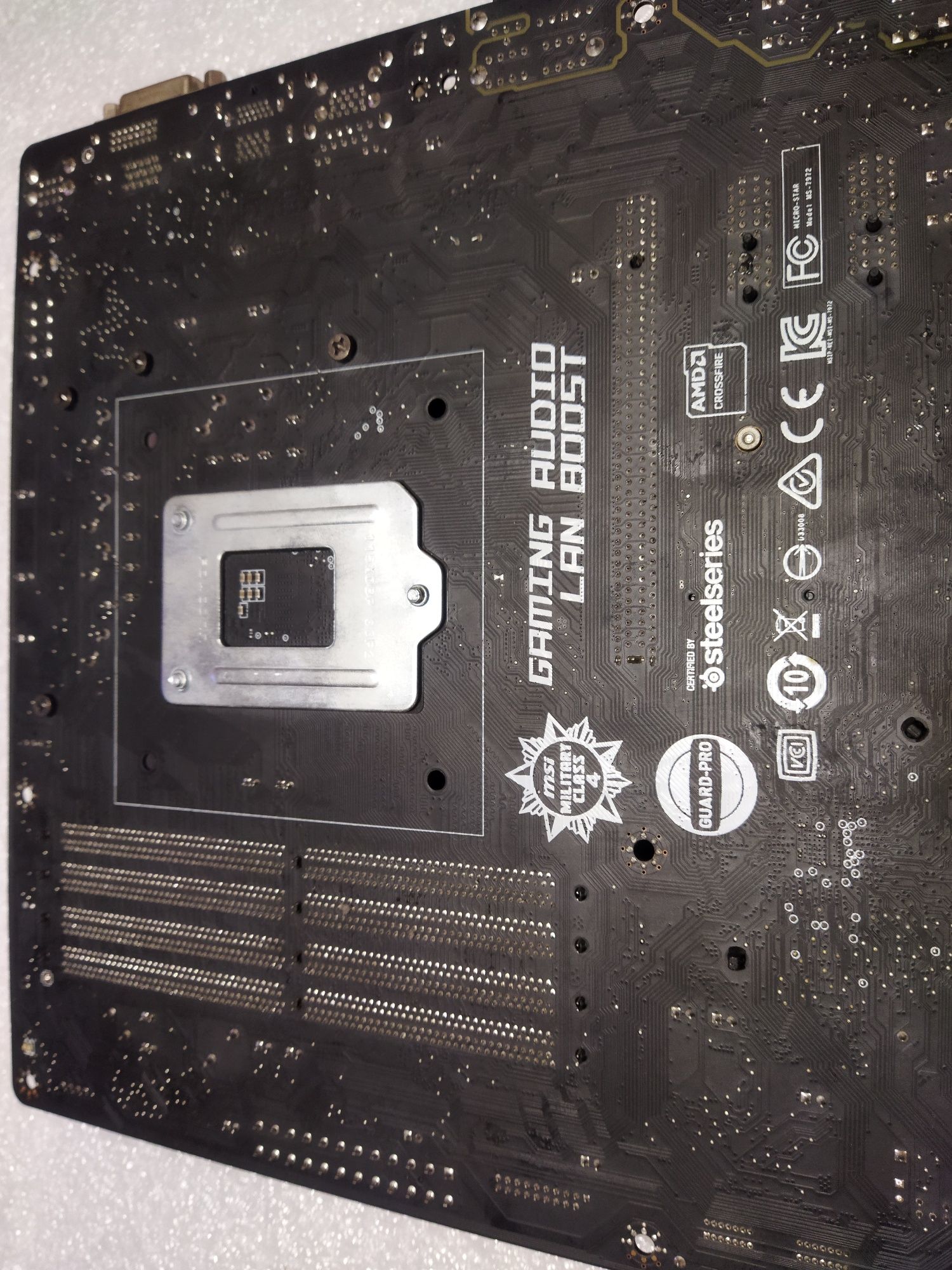 Материнська плата MSI z170m (не працююча)