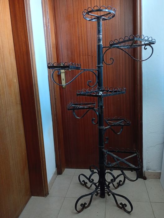 Floreira / Suporte de Vasos em Ferro