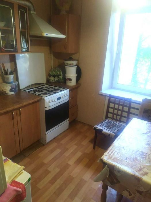 2к, центр, цікава і амбітна квартира по хорошій ціні