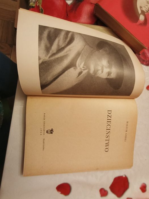 Dzieciństwo Maksym Gorki