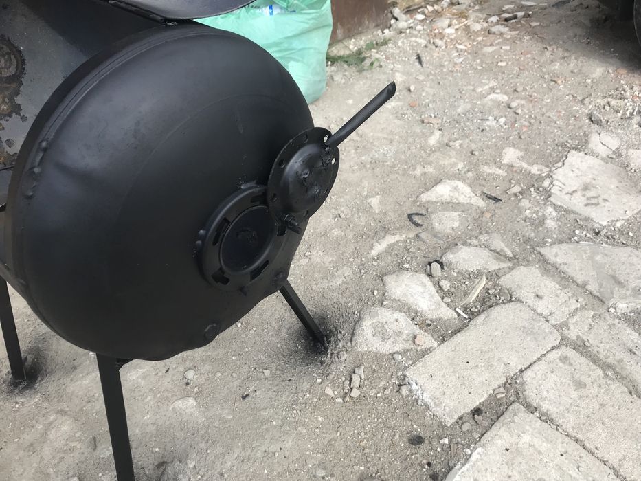 Барбекю мангал. .