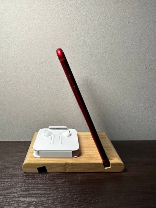 Продам Iphone 8 plus 64 gb Red