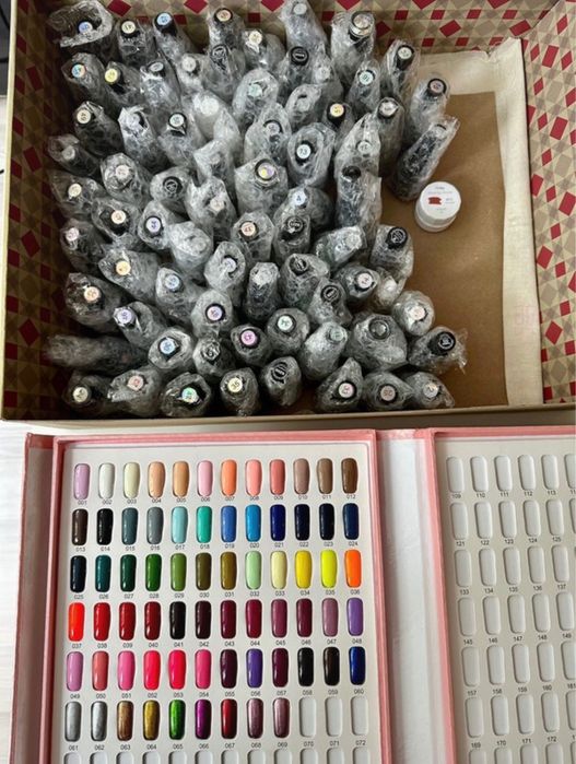 Zestaw materiałów do robienia paznokci