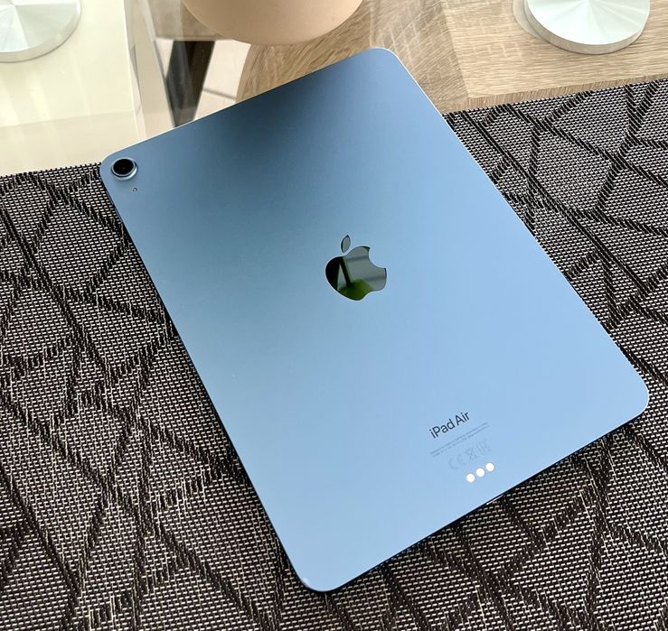 Планшет Apple iPad Air 2022 Wi-Fi 64GB
