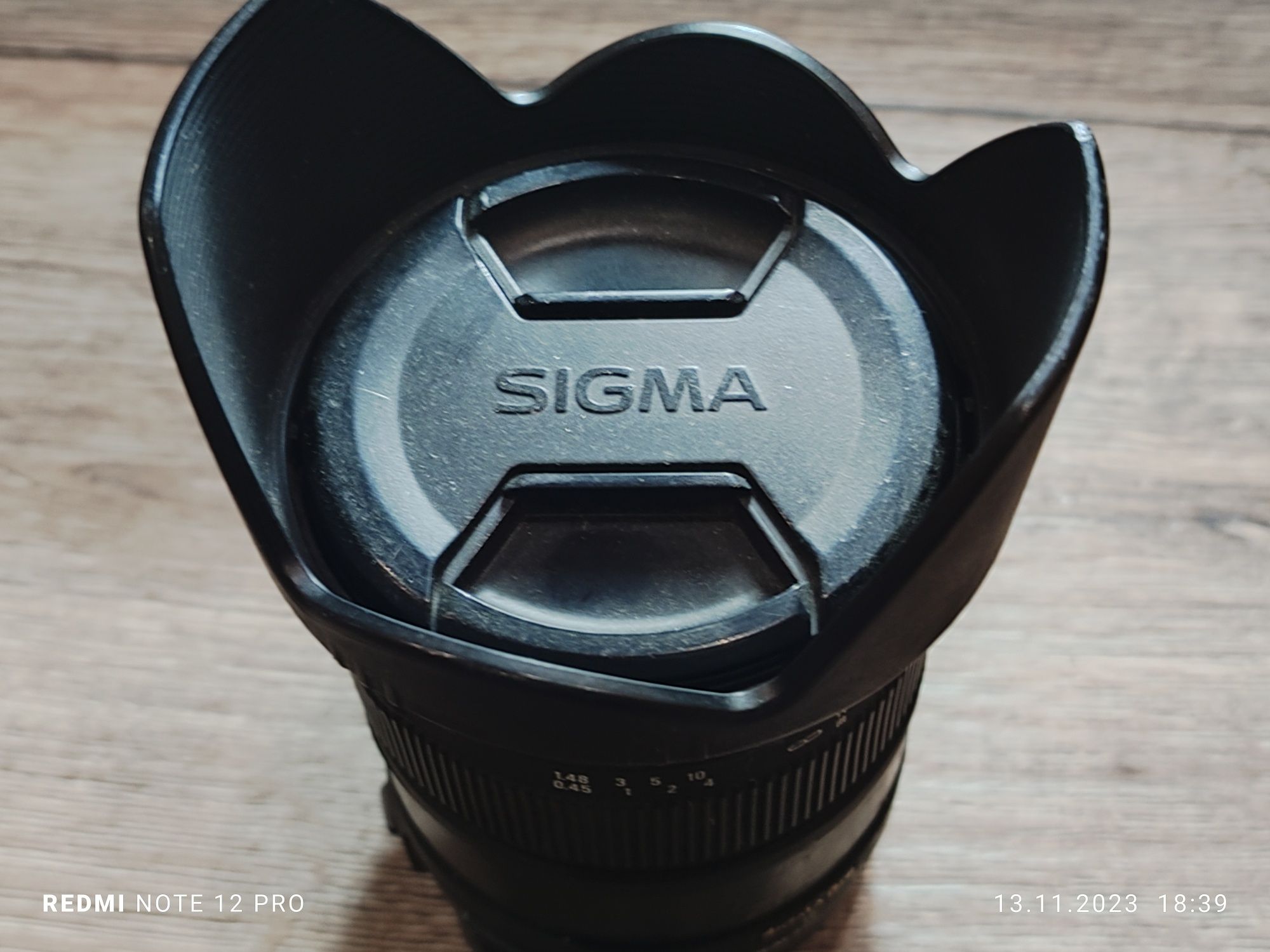 Объектив Sigma для фотоаппарата Sigma