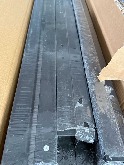 Stojak metalowy na drewno opałowe Kesser czarny