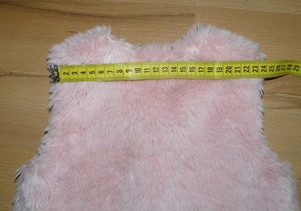 Dziewczęca narzutka/bezrekawnik różowy, puszysta kamizelka. Rozmiar 98