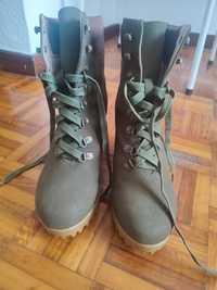 Botas verdes castanhas 40