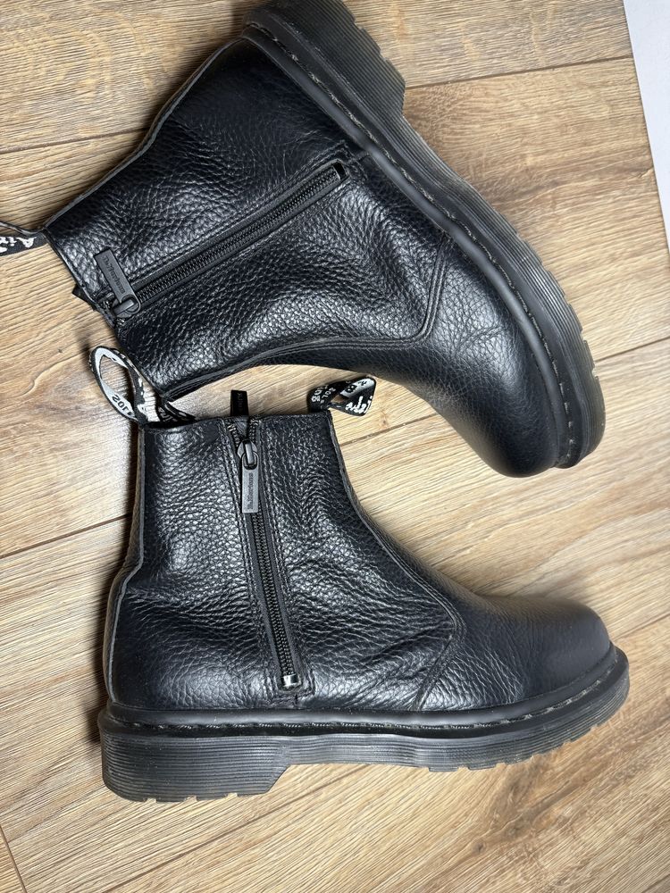 Черевики Dr Martens wizips