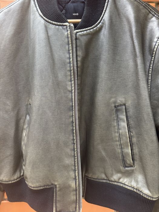 Крутезний бомбер від Mango (L)